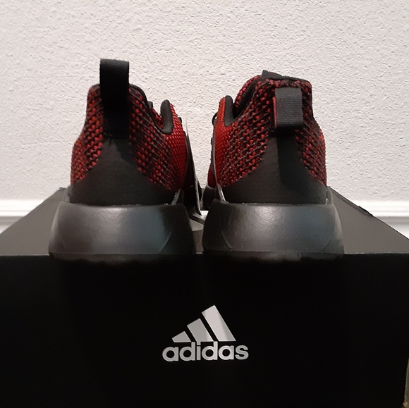 Adidas - Picture 2 of 4